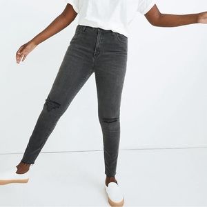 Madewell Petite Curvy High-Rise Skinny Jeans in Black Sea size 25P.